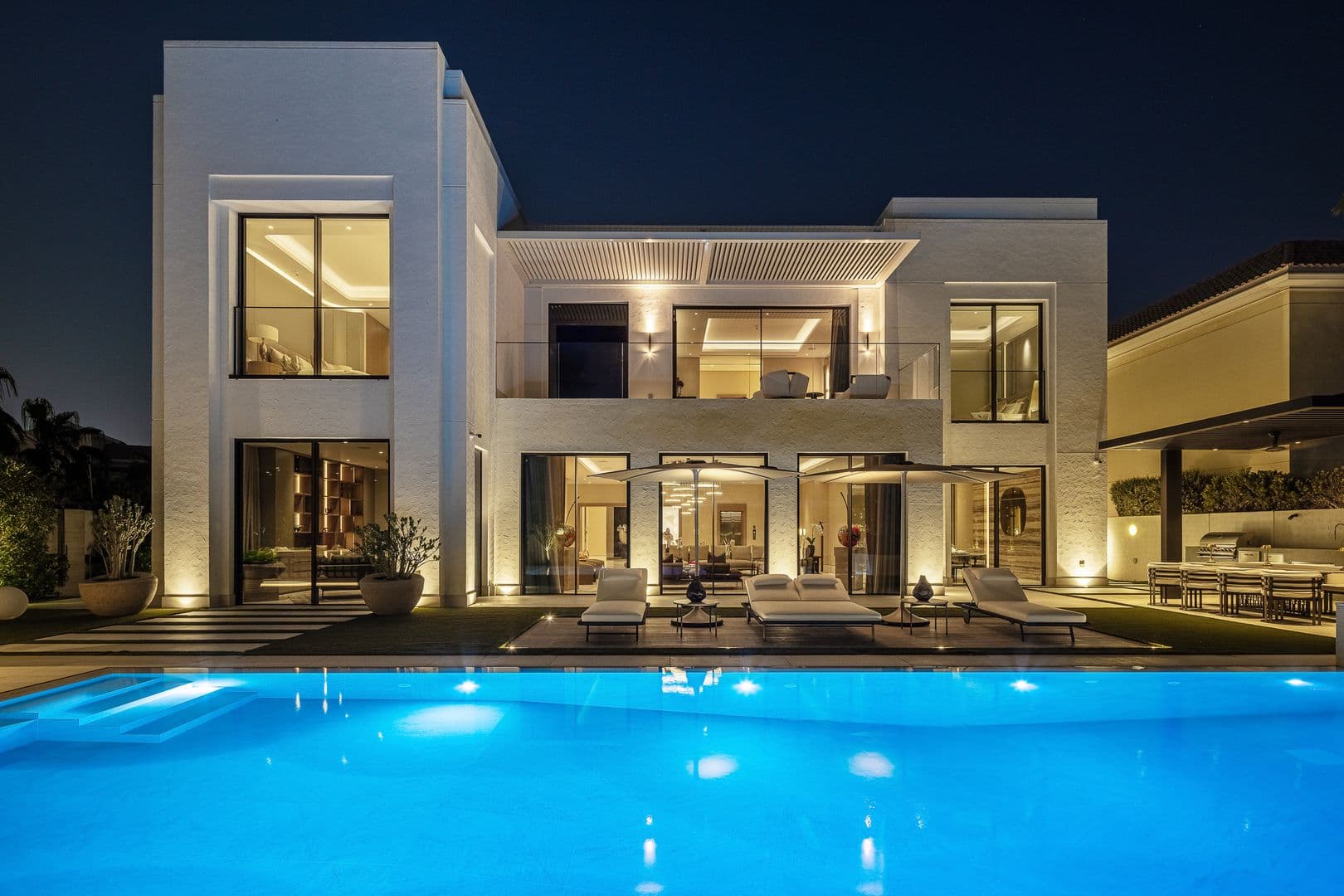 A masterpiece of modernist architecture located in the highly exclusive Mohamed bin Rashid City, Dubai